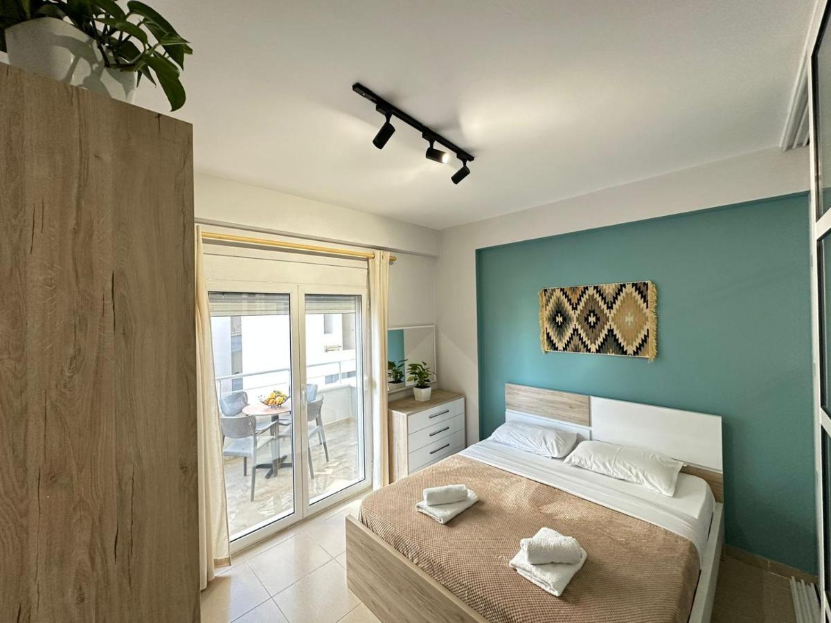 Trea Accomodations - On Private Beach With Sunbed & Umbrella Vlorë 外观 照片