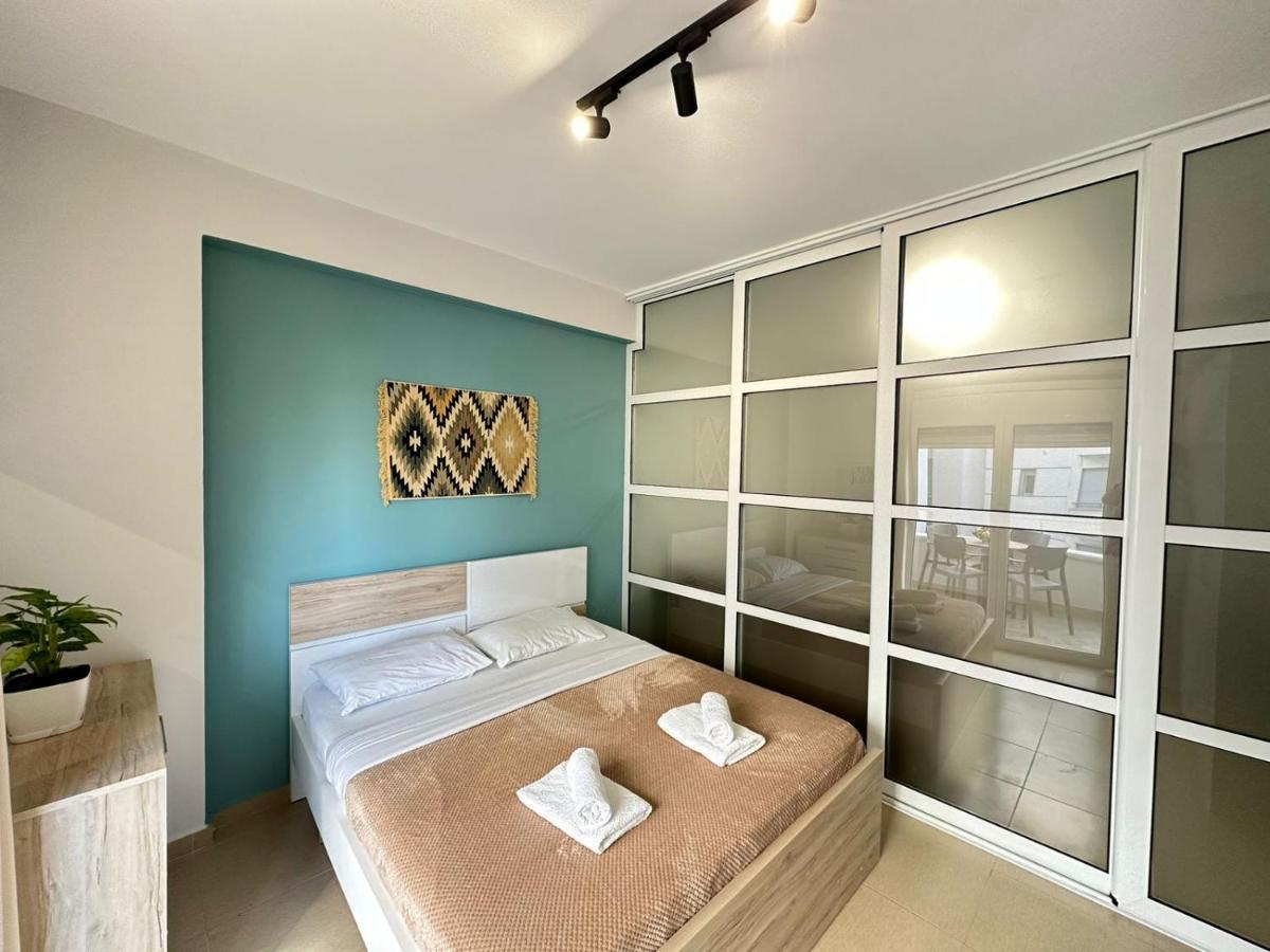 Trea Accomodations - On Private Beach With Sunbed & Umbrella Vlorë 外观 照片