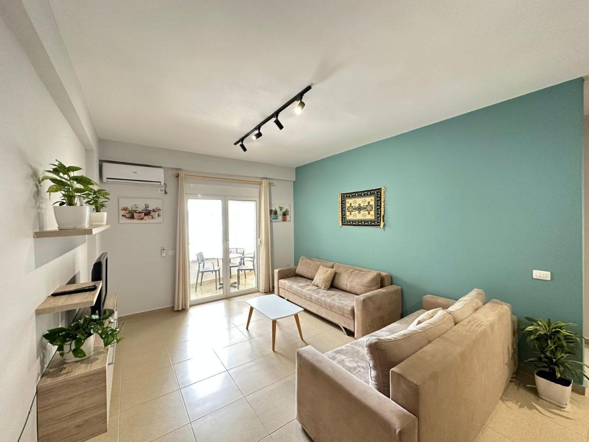 Trea Accomodations - On Private Beach With Sunbed & Umbrella Vlorë 外观 照片