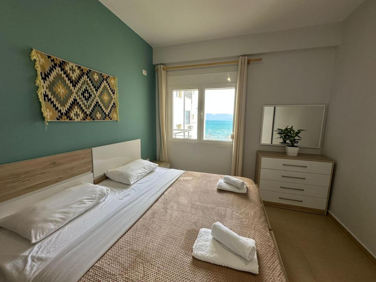 Trea Accomodations - On Private Beach With Sunbed & Umbrella Vlorë 外观 照片