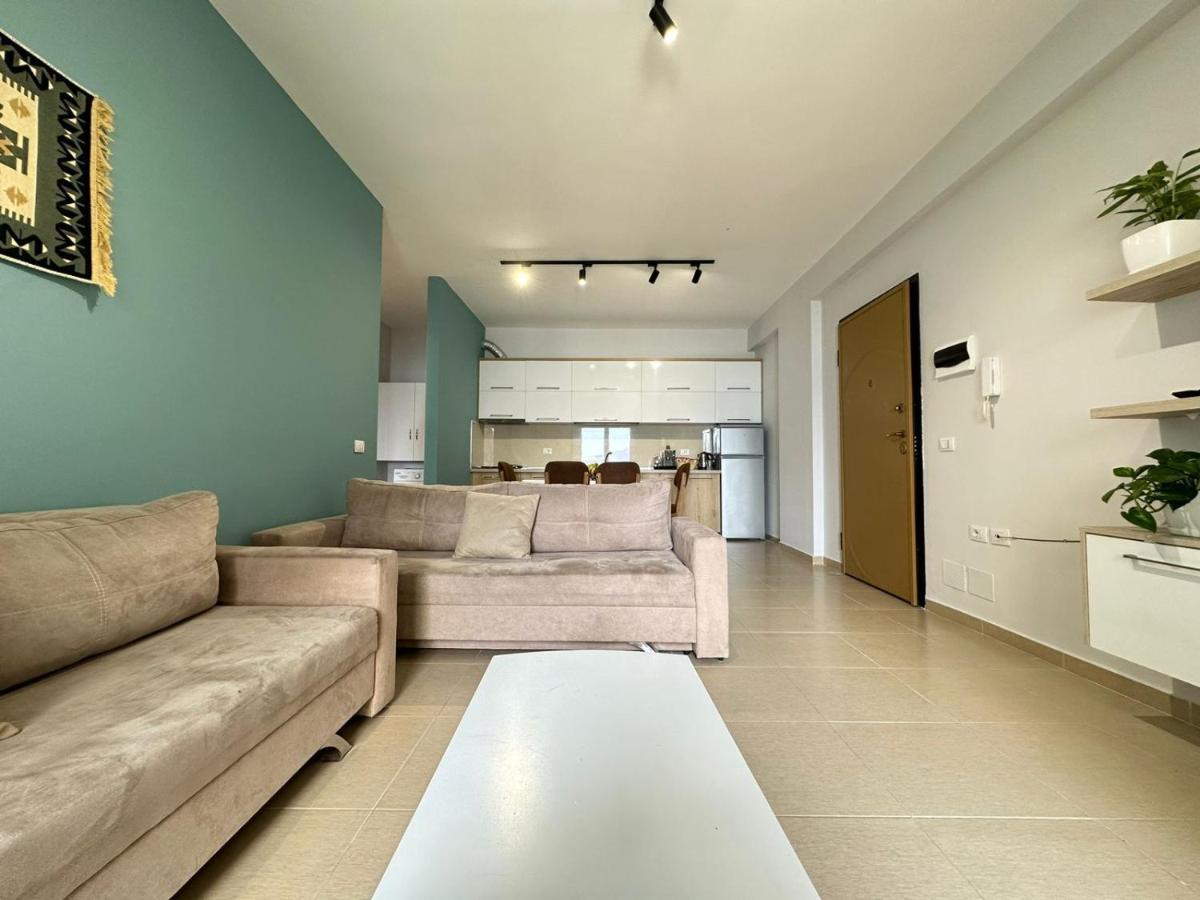 Trea Accomodations - On Private Beach With Sunbed & Umbrella Vlorë 外观 照片
