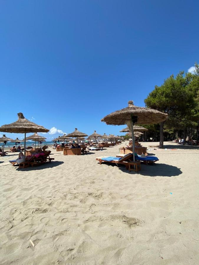 Trea Accomodations - On Private Beach With Sunbed & Umbrella Vlorë 外观 照片